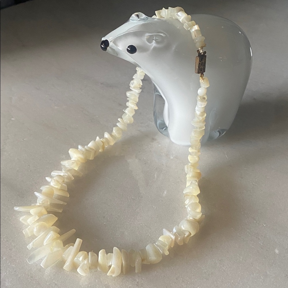 Vintage‎ White Mother of Pearl Chip Necklace